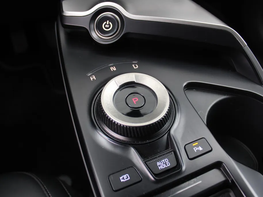 Kia EV6 Air 84 kWh | Stuur-/stoelverwarming | Camera | Cruise adapt. | Telefoonlader | Clima | Navi | 19' LM | LED | Apple Carplay/Android Auto |