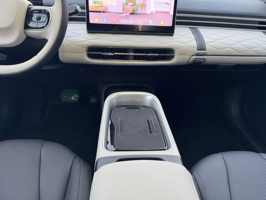 Dongfeng Box Launch Edition 42 kWh |Demo|Full Option|310 km range| 360 camera| Stoelkoeling & verwarming|