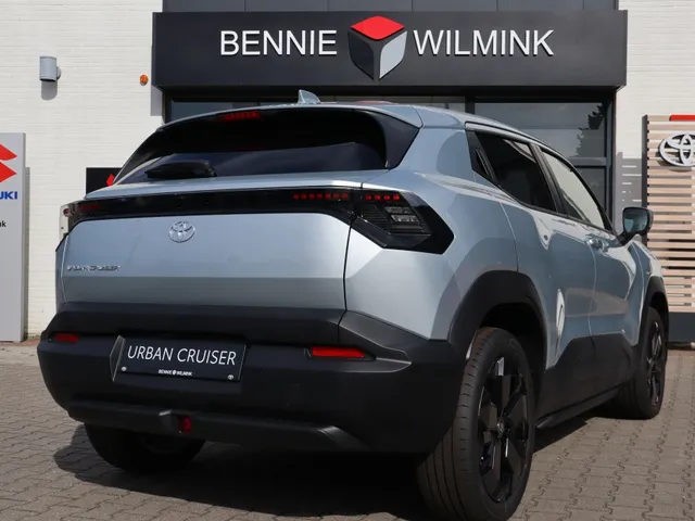 Toyota Urban Cruiser Executive 61 kWh | Panoramdak | 360 Camera | Stuur/Stoel Verwarming |