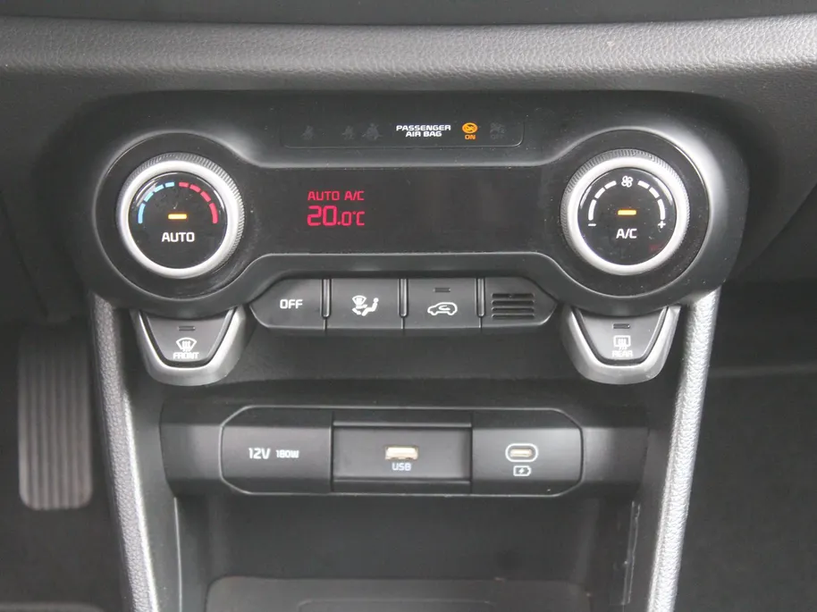 Kia Picanto 1.0 DPI AMT ExecutiveLine | Stuur-/stoelverwarming | Camera | Draadloze telefoonlader | LED | 15' LM | Clima | Cruise | Navi | Automaat |