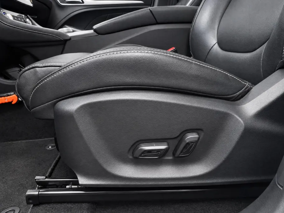 MG ZS EV MG Luxury 45 kWh SOH 91% | Navigatie | Schuifkanteldak | ACC | Leder interieur | Stoelverwarming |