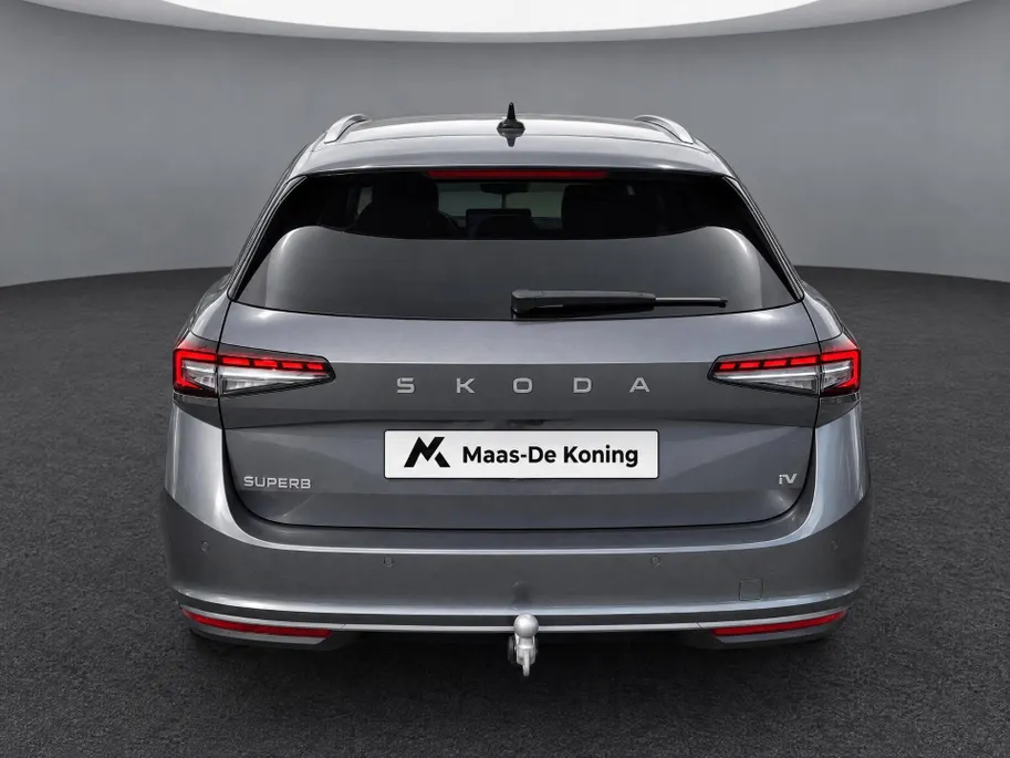 Škoda Superb Combi 1.5TSI 160kW/218PK PHEV Laurin & Klement · Trekhaak · 360°Camera · Canton sound · Apple/Android Car Play