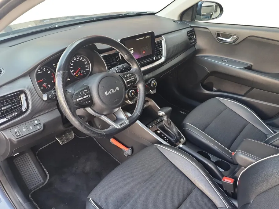 Kia Stonic 1.0 T-GDi MHEV GT-PlusLine | Stoel en stuurverwarming | Schuifdak | Dodehoek detectie | Climate control | Cruise control | Camera | Navigatie | Parkeersensoren voor en achter |