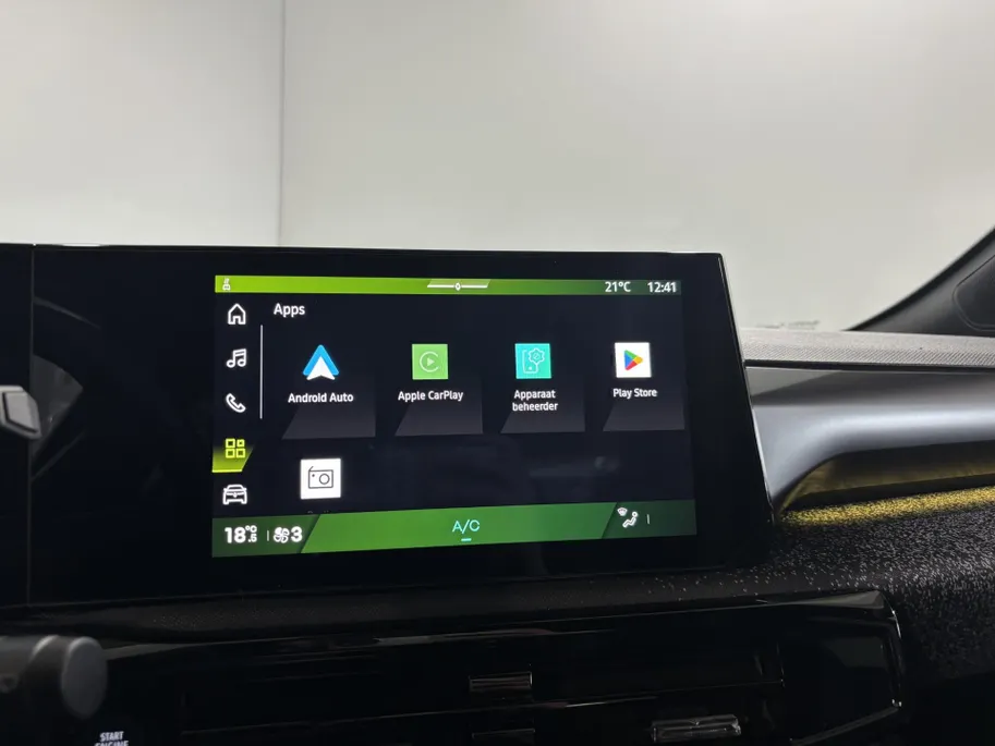 Renault Clio 160PK Full Hybrid Techno Automaat | Lichtmetalen Velgen Hoogglans Zwart | Adaptive Cruise Control | Google Built-in | Camera | Apple CarPlay/Android Auto | Full LED | Armsteun | Licht & Regen Sensor |