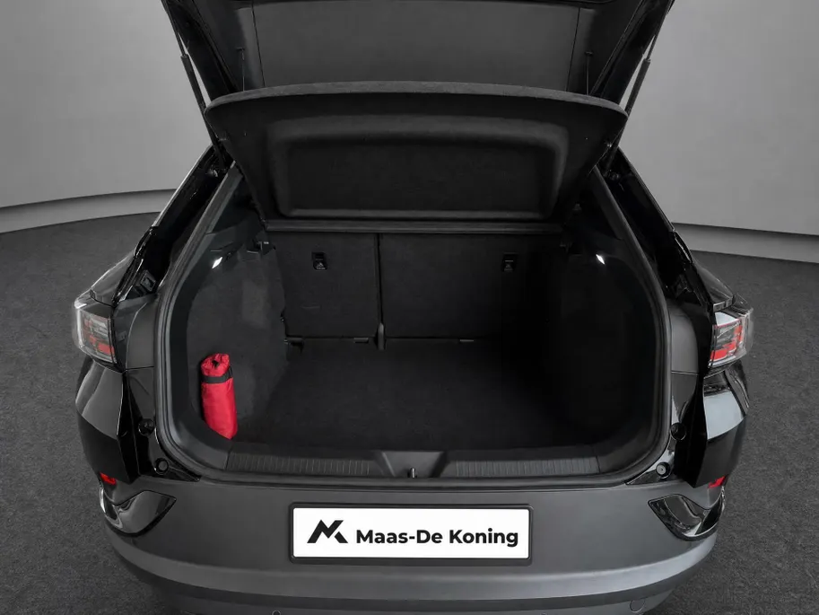 Volkswagen ID.4 Pro Business Advantage 77 kWh 204pk · SOH 97% · Panoramadak · Camera · Stuur- & Stoelverwarming · Warmtepomp · Matrix LED ·