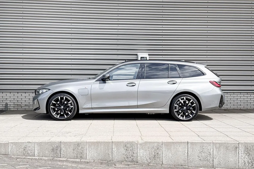 BMW 3 Serie Touring 330e