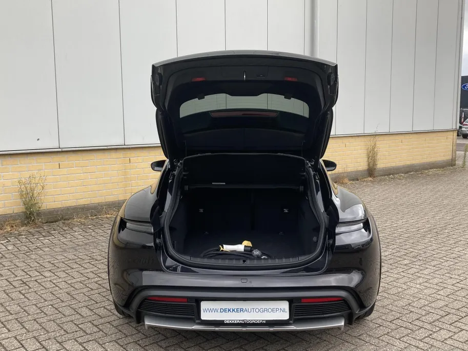 Porsche Taycan Cross Turismo 4 93 kWh sport chrono - panoramadak -stoelenpakket -stoelverwarming -luchtvering