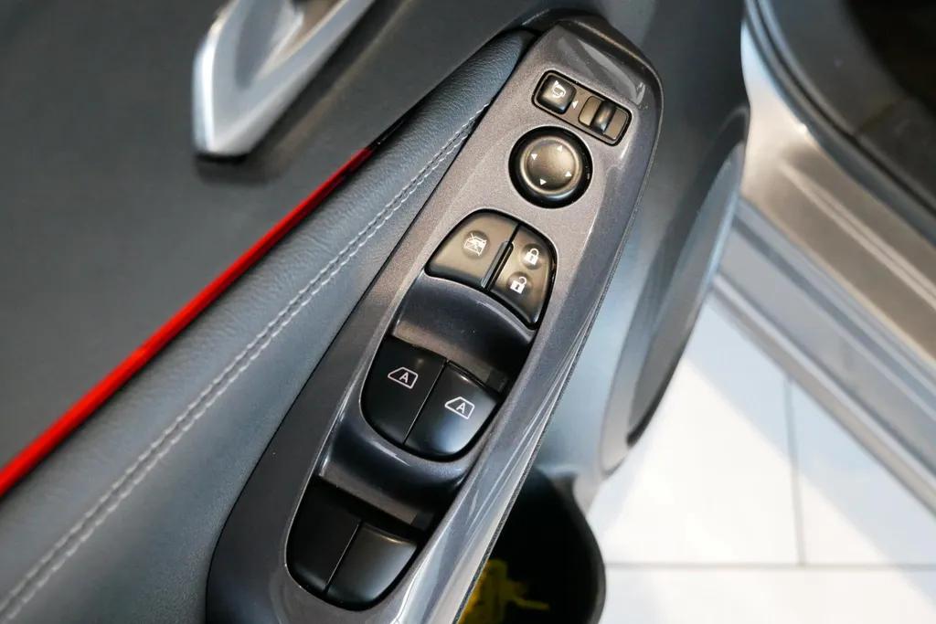 Nissan Juke 1.0 DIG-T N-Connecta *Navi via Carplay*Camera*Climate Control*Trekhaak*Keyless Entry*LM.Velgen*1ste eigenaar!