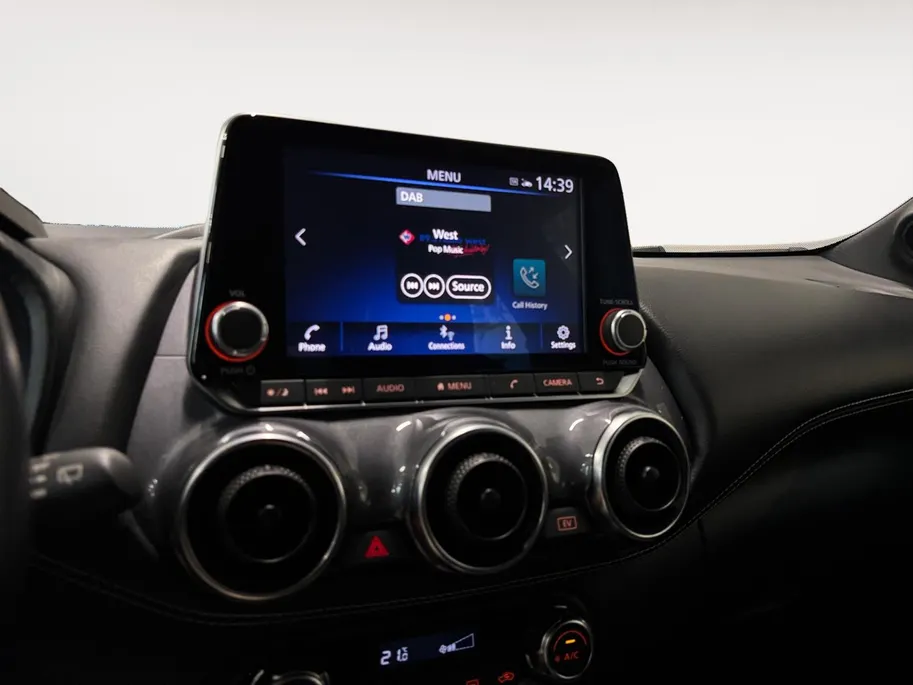 Nissan Juke Tekna 143PK AUTOMAAT | Navigatie | Apple Carplay & Android Auto | Pro Pilot (Adaptive Cruise Control) | Climate Control | Parkeersensoren rondom | Keyless entry | 19'' Lichtmetalen velgen |