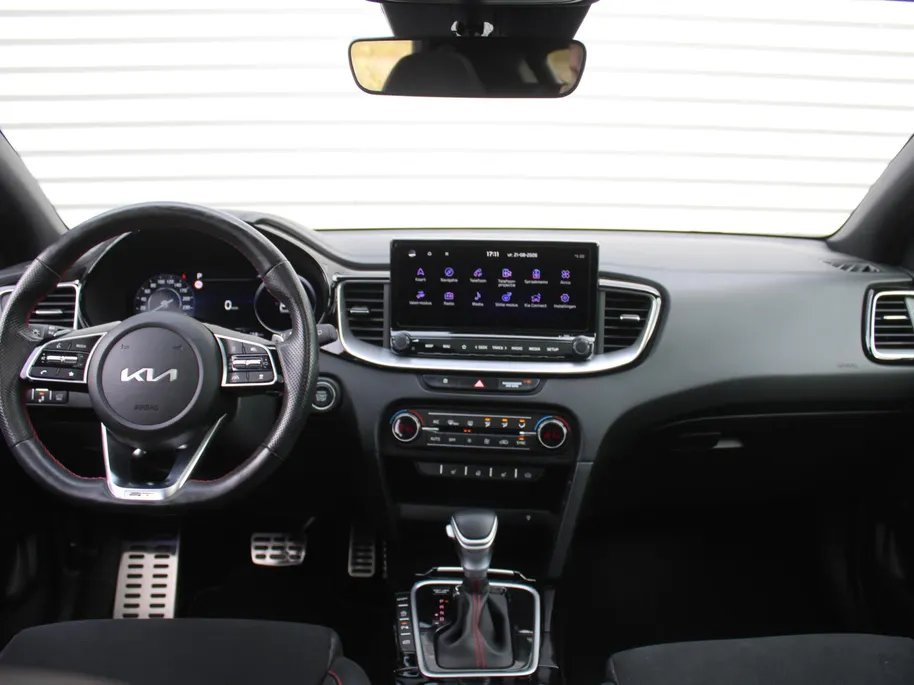 Kia ProCeed 1.6 T-GDI GT | 204PK! | Stuur-/stoelverwarming | Schuifdak | Camera | Stoelgeheugen | LED | Dodehoek detectie | Zeer nette auto | 1e eigenaar |