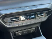 Hyundai i20 1.0 T-GDI DCT Premium Sky / Schuif - kantel dak / Clima / Navi / All season banden