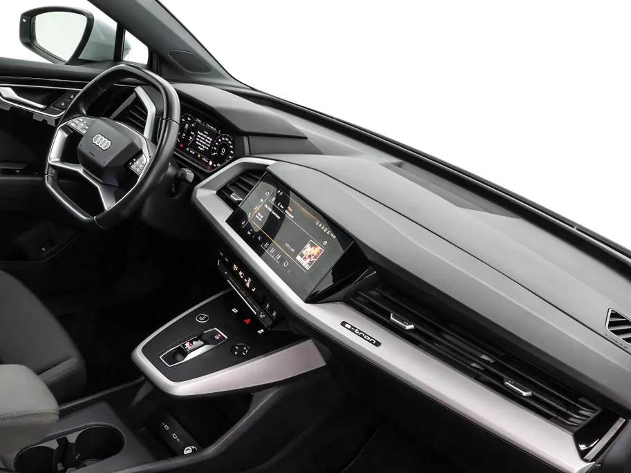 Audi Q4 Sportback e-tron 35 Edition 55 kWh 170pk · SOH 92,4% · Navigatie · Apple/Android Car Play · P-Sensoren · Elek. Achterklep · 18'' Inch ·
