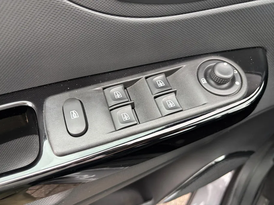 Renault Captur 1.2 TCe Dynamique | AUTOMAAT | EERSTE EIGENAAR | TREKHAAK | CAMERA | ALL SEASON BANDEN |