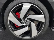 Volkswagen Golf 2.0TSI/265PK GTI DSG · Panoramadak · Camera · Trekhaak · Apple/Android Car Play · Garantie t/m 27-03-2030 of 100.000km