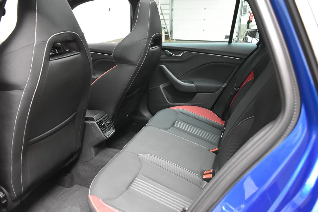 Škoda Kamiq 1.0 TSI Greentech 110pk DSG-7 Business Edition TREKHAAK