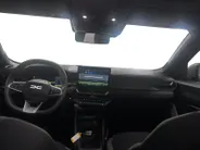 Dacia Bigster 1.2 Mild Hybrid 140 Extreme NAVI AIRCO CAMERA SCHUIFKANTELDAK CRUISE CONTROLE TREKHAAK ZWARTE VELGEN PAS 6000KM ONRGINEEL NEDERLANDS