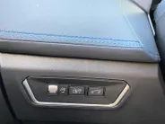 Lynk & Co 01 1.5 PHEV 260pk Black Pack | NL Auto | Zwarte hemel | Trekhaak | Panodak | Stoelverwarming | LED | Etc.