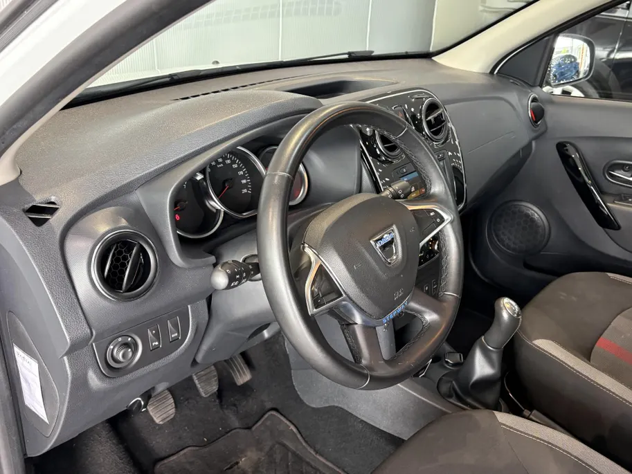 Dacia Sandero 0.9 TCe Tech Road 90 PK
