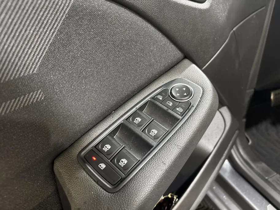 Renault Clio 145PK E-Tech Full Hybrid Esprit Alpine Automaat | DEMO | Bose Audio | Stoelverwarming | 360 Camera | Digital Cockpit | Apple CarPlay/Android Auto | Licht & Regen Sensor | Navi |
