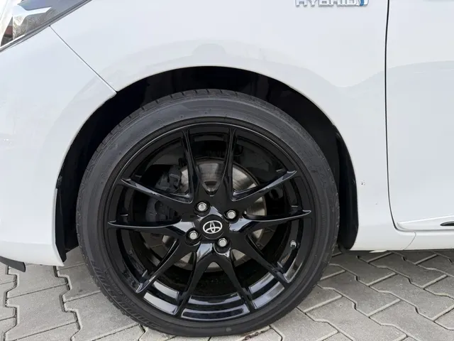 Toyota Yaris 1.5 Hybrid GR-Sport | Apple Car-Play | Camera | Bi-Tone