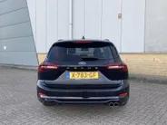 Ford Focus 1.0 EcoBoost Hybrid ST Line 125 pk Wagon GROOT NAVIGATIE-WINTERPAKKET-PRIVACY GLASS