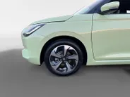 Suzuki Swift 1.2 Style Smart Hybrid | Apple Carplay/Android Auto | Achteruitrij Camera | Adaptive Cruise Control | All-Season | BLISS | LED | LMV 16' | Stoelverwarming |