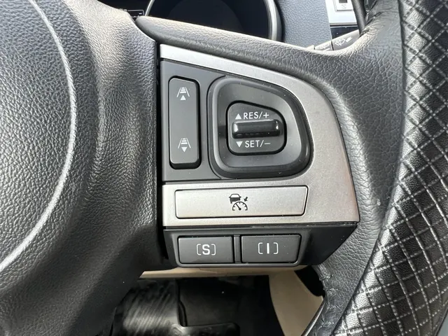 Subaru Outback 2.5i Premium Automaat | All Season Banden | Trekhaak | Elek. Schuif/Kantel Dak | Crème Witte Lederen Bekleding