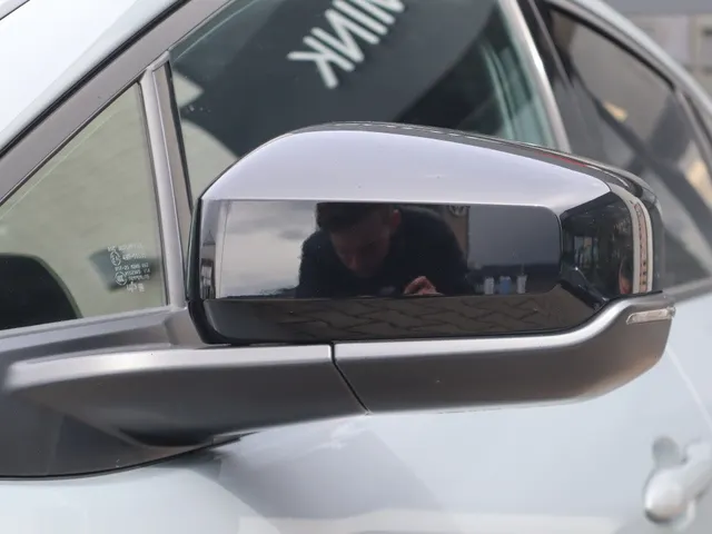 Toyota C-HR+ First Edition 77 kWh | Stuur/Stoel Verwarming | Apple/Android Auto