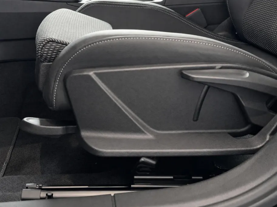 Audi A3 Sportback 40 TFSI e S edition 204 PK · Glazen panoramadak · SONOS premium 3D · Lichtpakket pro ambient light · MEGA Sale