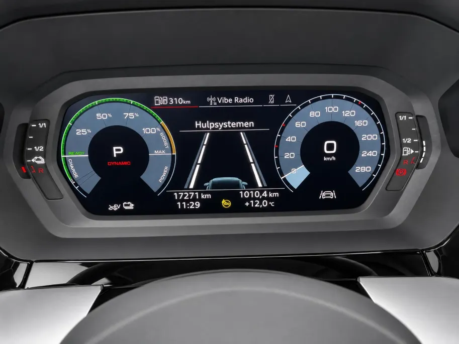 Audi A3 Sportback 40 TFSIe 150kW/204PK S Line · Panoramadak · Leder · Camera · Apple/Android Car Play · Drive select