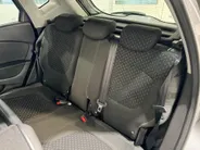 Renault Captur 120PK TCe Intens Automaat | Trekhaak | Navi | LM Velgen Hoogglans Zwart | Camera | Parkeersensoren | Full LED | Climate Control | Cruise Control | Keyless Entry | Elektrische Ramen & Spiegels | Licht & Regen Sensor |