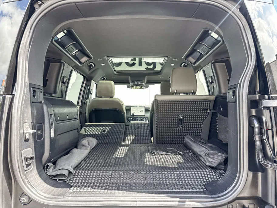 Land Rover Defender 110 2.0 P400e 110 X-Dynamic HSE