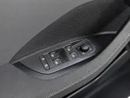 Škoda Kodiaq Sportline Business 1.5 TSI PHEV 150 kW / 204 PK | Steel Grey | 19'' tirsuli aero velgen | Trekhaak wegklapbaar | 2000,- inruilvoordeel!