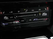 Volkswagen Arteon 1.4 TSI PHEV 218pk DSG eHybrid Elegance Business · Wegklapbare Trekhaak · Camera · Apple/Android Car Play · Dodehoek Detectie · Navigatie · 18'' Inch · EXTRA INRUILKORTING ·