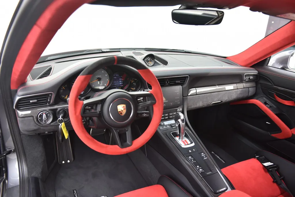 Porsche 911 GT2 RS 3.8