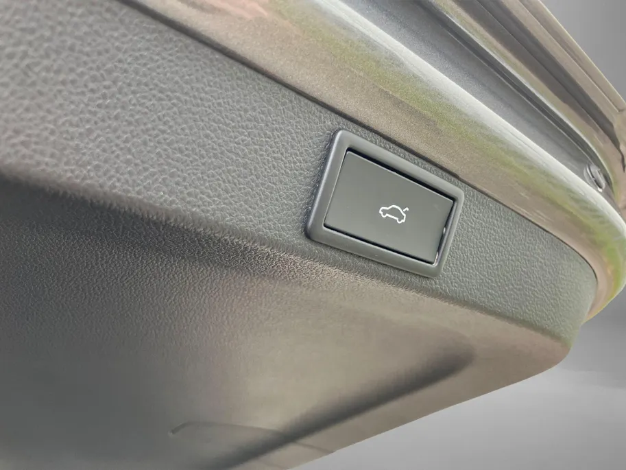 Škoda Octavia Combi 1.5TSI/150PK MHEV FL Design DSG · Panoramadak · Camera + Parkeersensoren · Apple/Android Car Play · Stoelverwarming · Garantie t/m 21-05-2029 of 60000km.