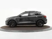 Volkswagen T-Roc 1.5 TSI 150pk Sport Business R · Panoramadak · Camera · Standkachel · Stoelverwarming · Navigatie · 19' Velgen · Elek. Inklapbare Spiegels ·