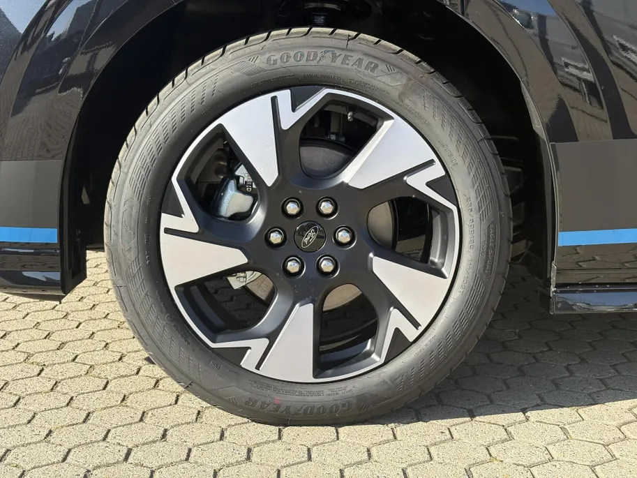 Ford Transit Custom 320 2.5 PHEV L2H1 Sport DC | TREKHAAK | DRIVER ASSISTANCE PACK | 19 INCH | 233 PK