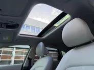Hyundai Kona 1.6 GDI HEV Premium Sky | Schuif-/kanteldak | Navigatie | Apple Carplay/ Android auto |  360 camera | Stuur-/Stoelverwarming | Stoelventilatie | DEALER AUTO!!