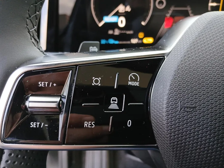 Mitsubishi Eclipse Cross Instyle 87 kWh DIRECT LEVERBAAR | HIJ IS BINNEN IN DENHAAG !!