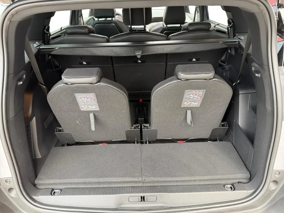 Peugeot 5008 1.2 Hybrid 136 GT 146PK AUTOMAAT Lichtmetalen velgen | 7-persoons | Cruise Control | Climate Control | Schuif- kanteldak | 360 camera | Parkeersensoren rondom | BOM VOL MET OPTIES!!