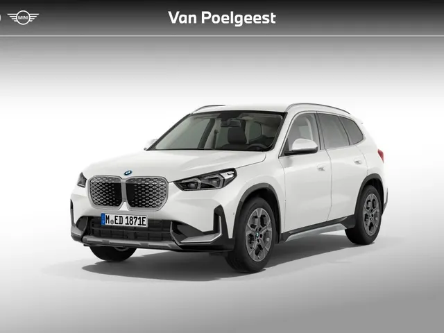 BMW iX1