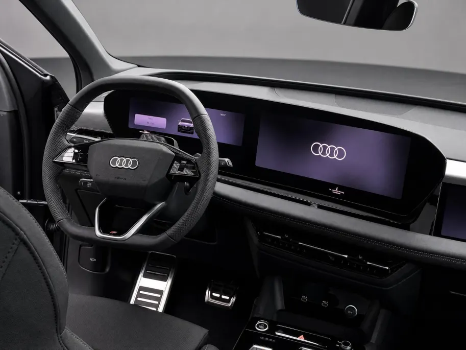 Audi Q6 e-tron S edition performance 100 kWh 306 PK · Tech pro · Glazen panoramadak · Trekhaak elek. wegklapbaar · Optiekpakket zwart