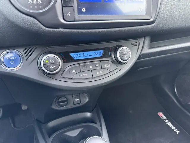 Toyota Yaris 1.5 Hybrid GR-Sport | Apple Car-Play | Camera | Bi-Tone