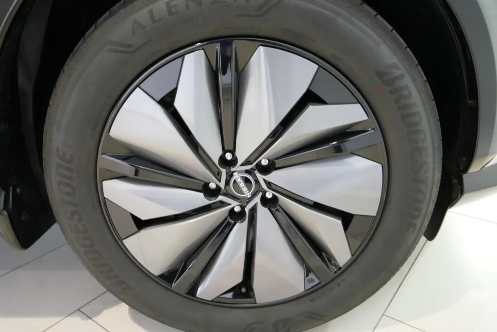 Nissan ARIYA Limited Edition 66 kWh *afneembare trekhaak*Achteruitrijcamera*Navigatie*Apple carplay& Androidauto*Parkeersensorenvoor en achter*Adaptive cruisecontrole*I-key*