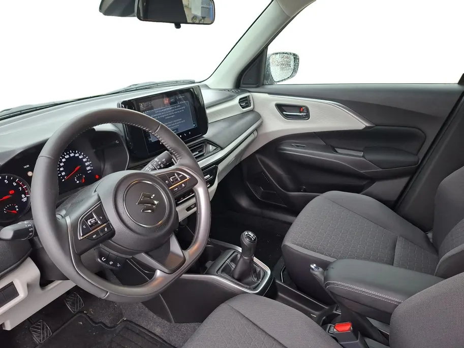 Suzuki Swift 1.2 Style Sportpack Smart Hybrid | DEMO | Sportpack | 17inch lichtmetalen velgen | All weather banden | Direct beschikbaar