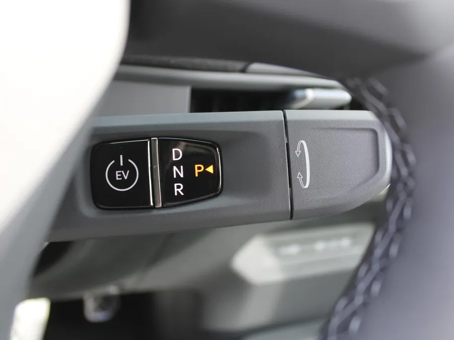 Kia EV3 GT-PlusLine 81.4 kWh | Stuur-/stoelverwarming + ventilatie | Camera rondom | Schuifdak | Leer | HUD | Elek. stoelverstelling + achterklep |