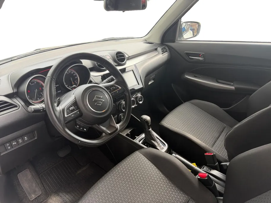 Suzuki Swift 1.2 Style Smart Hybrid | Adapt Cruise Control / Climate Control | Stoelverwarming | Camera | Navigatie |