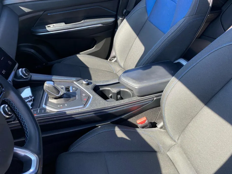 Lynk & Co 01 1.5 PHEV 260pk Plug-In Hybride (70 km elektrisch) | Panodak | CarPlay | Memory | LED | Etc.