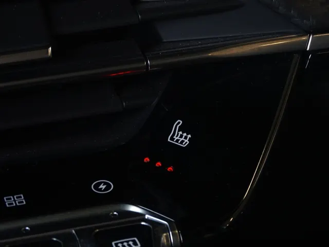Peugeot e-208 EV GT 50 kWh